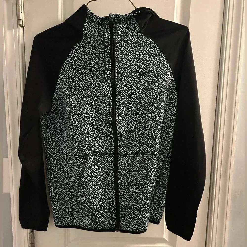 Nike Women’s Therma-Fit Patterned Full Zip Hoodie